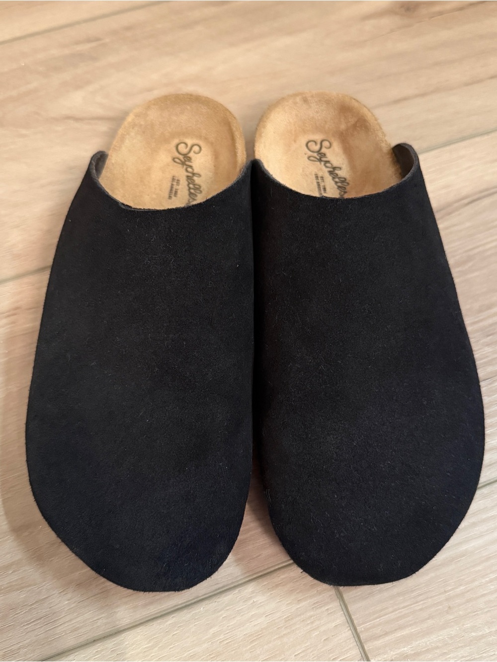 Seychelles| EUC Women’s 7.5 Black Suede Slip-On Clogs - Picture 1 of 6